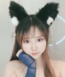 [원본 카메라 유출 영상] 남편이 출장 가서, 저는 통통하고 하얀 엉덩이를 내밀고 애인이 뒤에서 격렬하게 저를 박아대고 있어요. 매번 삽입할 때마다 자궁경부가 강렬하게 자극돼서 쾌감에 비명을 지르고 있죠. 원본 파일이며 워터마크가 없습니다.