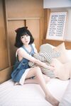深圳無毛騷蘿嫩妹【黃桐熙】露臉啪啪流出，端起屁股大力輸出，小母狗欲仙欲死的