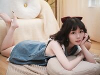 深圳無毛騷蘿嫩妹【黃桐熙】露臉啪啪流出，端起屁股大力輸出，小母狗欲仙欲死的