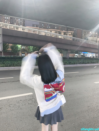 [The ultimate local tycoon toy] Slim figure, long legs, A4 waist goddess - Ang post-95s na "Hotwife Little Wild Cat" ni Jinan ay binastos sa isang nakakatuwang 3P ng dalawang hunk na magkasama, high-definition na pribadong filming na 91P high-de