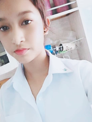 The youthful student girl [Huang Jiawen] borrowed a loan shark and was unable to repay it, so she was forced to use her body to compensate for her selfies with a lot of lewd views. Ziwei has a great figure in the shower