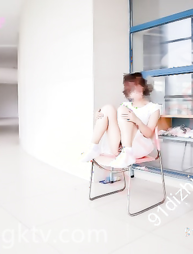 小師妹全裸出帶你遊覽學校