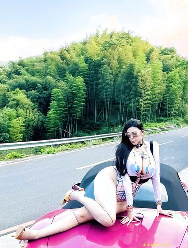 Zhiyi gbao micro circle #VIPpaid post# Pada 14 Ogos, seorang pemilik kereta yang lalu-lalang memberhentikan keretanya.
