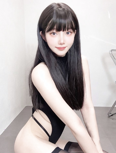 Ang super sweet pure girl goddess [Xiao Gua Lu] ay ang pinakabagong high-priced na VIP na trabaho sa katapusan ng Disyembre. Siya ay may payat na pigura at napakasarap na puki.