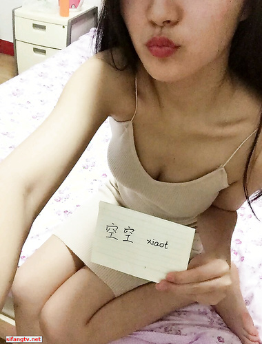 Collection of customized face-showing views of Shenhao and beautiful girls holding signs