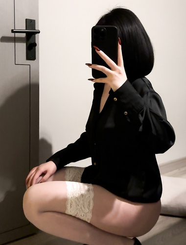 保守的な二番目の叔母 - 完全な気質を持つ最も魅力的な若い女性