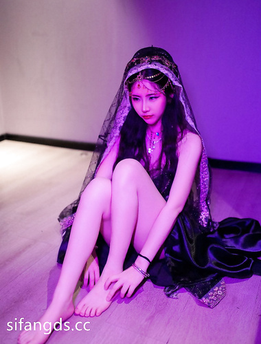Little Liu Yifei Golden Leopard's best bitch [Strawberry Teacher 13yiyiaini] 666 big threshold benefit! Ang stunner na may S figure ay medyo payat ngunit may malalaking suso.
