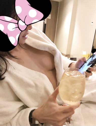 Chủ nhân vợ cắm sừng NTR "Cặp đôi nhỏ trong Hoàng thành"