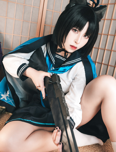 劲爆二次元【浵卡ToKar】爆乳台妹Cos艾莲•乔精美私拍套图掰穴三点全露女仆侍奉榨精黑丝淫液足交(1)