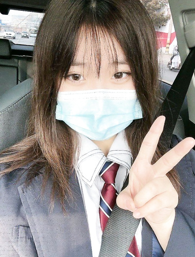 极品颜值清纯少女『洛宝』户外露出和炮友啪啪做爱，长得越乖玩的越嗨，看似青纯的小可爱其实是个反差婊