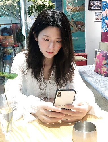 2024年新流出，良家人妻【愛澀梨】生活中都市麗人，床上也是玩得很風騷，露臉，頗有幾分姿色，多次被操！