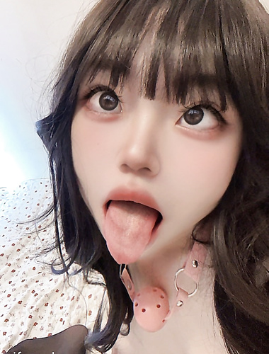 【2025年新流】可爱萝莉型母狗！推特露脸福利姬【小羊咩咩】重金门槛视图，裸舞，扩肛灌肠，道具自慰