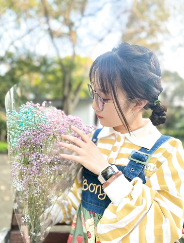 นักศึกษาสาวใสๆ คนนี้เกิดยุค 2000 ใส่แว่น โชว์การอมนกสุดอลังการ เธออมไม่หยุดเลย เลียแบบนี้จะทนได้นานแค่ไหนนะ