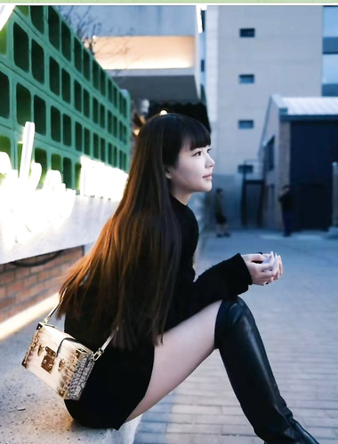 Những bức ảnh chất lượng cao bị rò rỉ từ đoạn băng sex của Wang Yuxi, một phụ nữ ngực khủng sống tại Bắc Kinh, đã xuất hiện trên mạng.