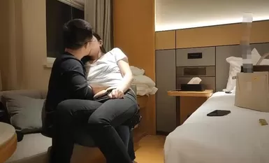 [主播探花] 2021-04-22 全国外围学生妹04-22有点小丰满的少妇