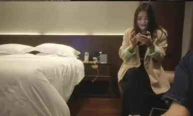 中国人不骗中国人深夜探花骚女，自带兔女郎情趣装