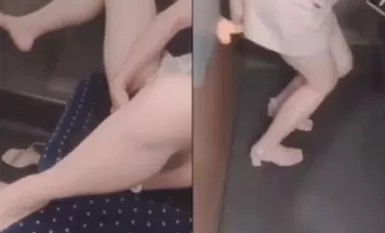 国产露出姬 挑战极限高铁上自慰