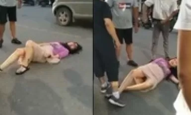 大型捉奸现场实录，抓奸街头扒衣暴打小三