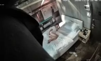 Hotel secretly photographed couples open room snogging documentary, rhyme imperial sister lying on the bed waiting for her boyfriend to snap