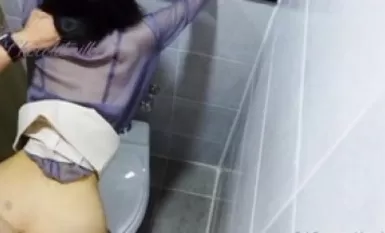 Super authentic Korean beauty na may ginintuang sukat ▌Chocoletmikk▌Kinokontrol ng golden owner ang vibrator habang namimili at kumakain