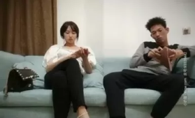 小伙2100元网约气质外围美女，非常敏感摸几下就出水