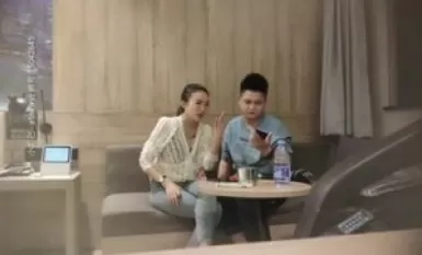 身材很棒的甜美小姐姐 不知道去哪喝多了，和小哥哭诉了自己被家人压榨的血泪史