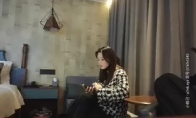 本人和照片一样漂亮的高档外围女神，只要是个男人 都会喜欢这种妖艳的贱货