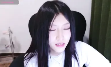 Stripchat 新女神降临Rainybaby首次门票大秀全裸自慰绝美(14)