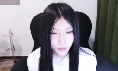 Stripchat 新女神降临Rainybaby首次门票大秀全裸自慰绝美(14)