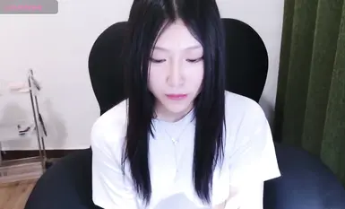 Stripchat 新女神降临Rainybaby首次门票大秀全裸自慰绝美(14)