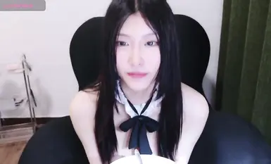 Stripchat 新女神降临Rainybaby首次门票大秀全裸自慰绝美(14)