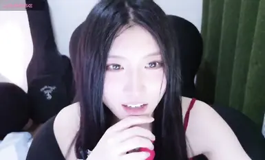 Stripchat 新女神降临Rainybaby首次门票大秀全裸自慰绝美(19)