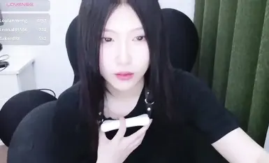 ストリップチャットの新女神レイニーベイビーが全裸オナニーショーでデビュー（22）