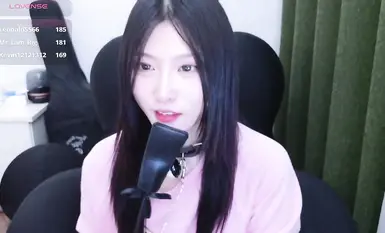 Stripchat dewi baru Rainybaby debut dalam rancangan melancap penuh bogel (26)