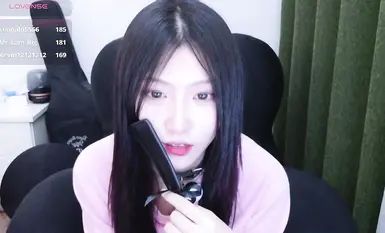 Stripchat dewi baru Rainybaby debut dalam rancangan melancap penuh bogel (26)