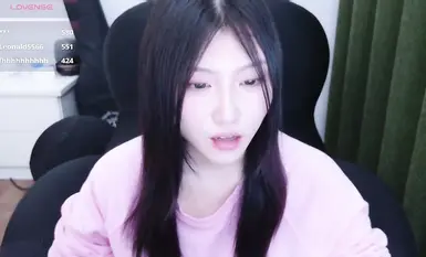 Stripchat 新女神降臨 Rainybaby首次門票大秀 全裸自慰絕美 (30)