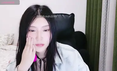 Stripchat 新女神降临Rainybaby首次门票大秀全裸自慰绝美(4)