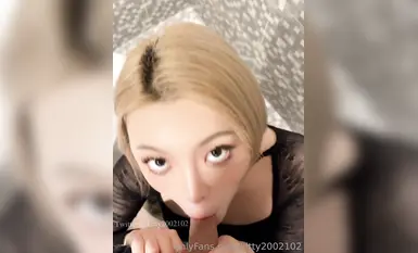 Twitter 600,000 peminat Gadis Huang Chao "Kitty" mendedahkan wajahnya dalam gambar seks peribadi (3)