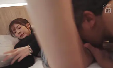 [马赛克破坏][中文字幕] SONE-591 “我把我的阴户借给你，你想做什么就做什么……” 一名妓女想把一个懒惰、沮丧的高中女生变成一个性欲旺盛的女生。枫