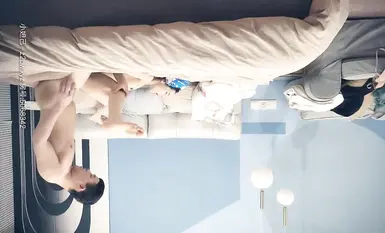 极品骚货舞蹈老师兼职，一字马，风骚淫荡，勾魂摄魄，尤物不常见，值得欣赏。