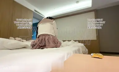 [뚱뚱한 할아버지의 멋진 여정] 06 검은색 긴 스트레이트 로리 흰색 실크 JK가 엉덩이를 들이밀고 뚱뚱한 할아버지에게 침투당함