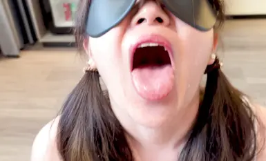 反差母狗【竹梓】金黄尿液漱口 人肉小便池终极形态 重口喝尿性奴调教