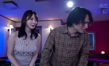 JUR-319 リゾートプールNTR 専属イイ女×大人のビキニ…背徳感と開放感が交錯するNTRドラマ―。 新妻ゆうか