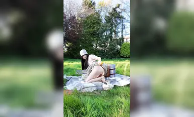 ปูปูปู นังหน้าดำตัวแม่แห่งทวิตเตอร์ "ปูปูปู" "มิสป่าปิคนิค ตอนที่ 1" แม่บ้านบอกว่าทุกสัปดาห์ผู้หญิงคนนี้จะไปป่าปิคนิคคนเดียว มันเป็นเพียงข้ออ้างของผู้หญิงที่ต้องการปกปิดความปรารถนาของเธอ...