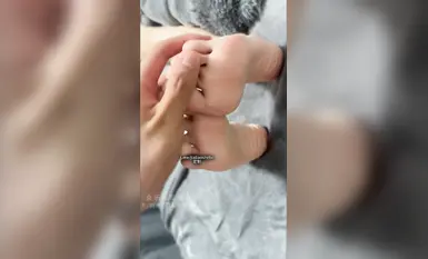 joioio99 "안녕하세요" 졸업 후, 저는 형이 사는 도시에 있는 대학에 진학했습니다. 그때는 형이 나를 찍고 "재료를 넣는" 줄은 몰랐어요.