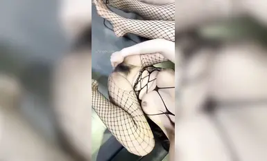 抖音_快手【阿意】双平台顶级中俄混血巨乳美女，足高跟诱惑，淫语自慰弹力插逼(5)