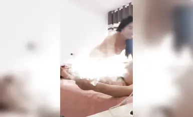 老闆娘拉攏客戶親自上陣