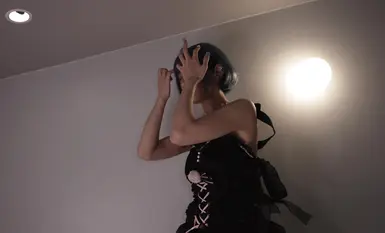 fc2-ppv-4517338 (2) 【4K高清】短短半年粉丝突破12.5万「那个蓝发人气主播」，首次公开的纯情中出视频，背叛粉丝。*价格将逐步上涨