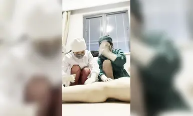 의사와 간호사는 전문적으로 정자 추출, 풋잡, 딕빨기, 전문가 복장, 다양한 대조 스타킹, 실크 발 정자 추출 (1)