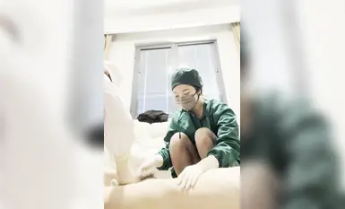 Doktor dan jururawat secara profesional mengekstrak sperma, gerak kaki, menghisap ayam, pakaian seragam profesional, pelbagai stoking kontras, mengekstrak sperma kaki sutera (5)